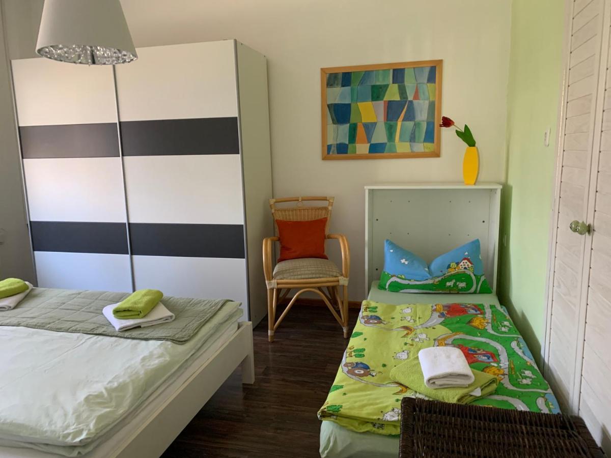 Helenes Ferienwohnung Auf Dem Bauernhof - Lausitzer Seenland Lauta ภายนอก รูปภาพ