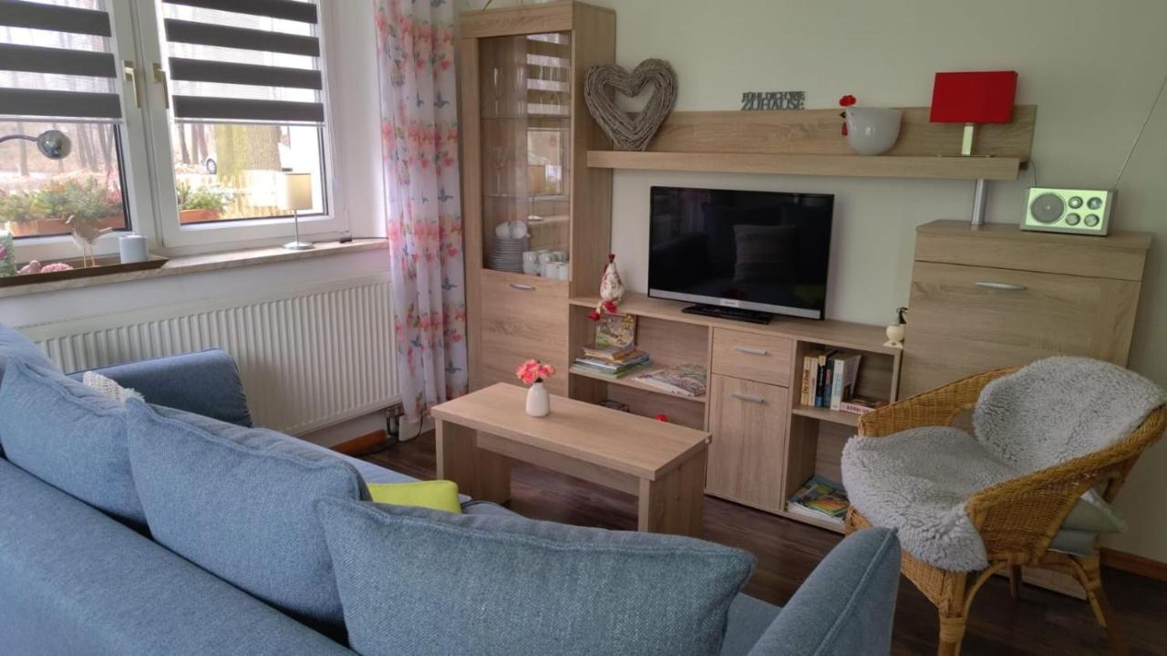 Helenes Ferienwohnung Auf Dem Bauernhof - Lausitzer Seenland Lauta ภายนอก รูปภาพ